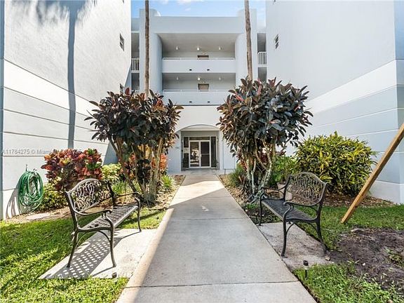 5th image of 5962 Morningstar Cir APT 304