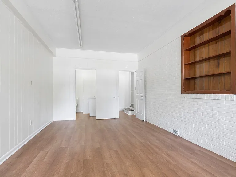 632 Rock Spring Rd — Photo 11