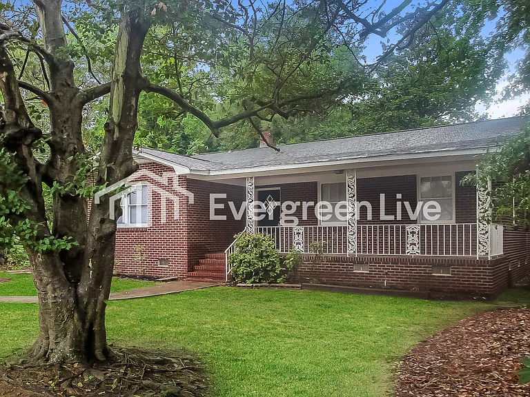 752 Shull St — Photo 2