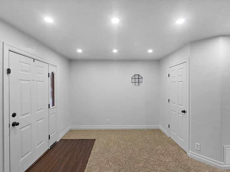 7102 N Mohican Dr — Photo 4