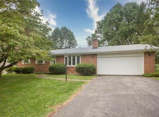 5445 Colony Dr E, Bethlehem, PA 18017