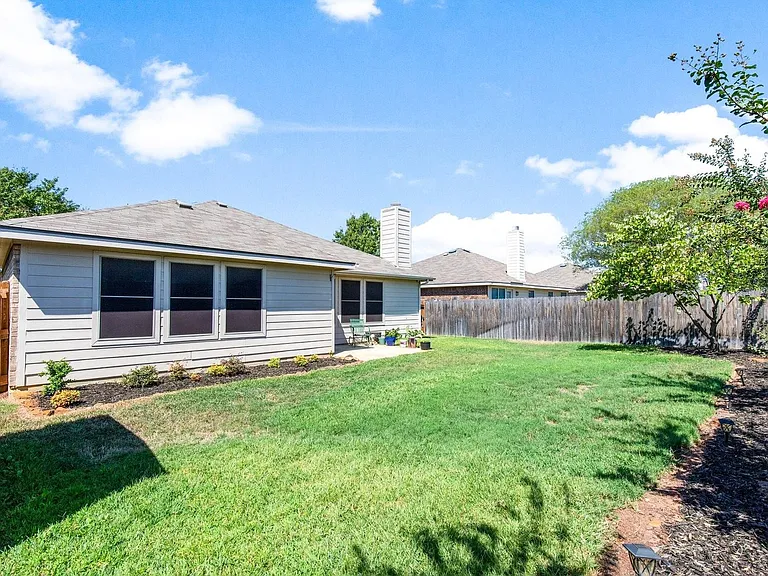 3504 Northpointe Dr — Photo 22