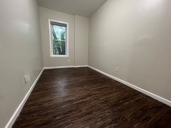 5th image of 812 Clinton Ave #1E