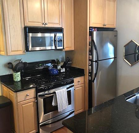 5th image of 1341 W Newport Ave #1