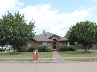 951 S Ridge Dr, Midlothian, TX 76065