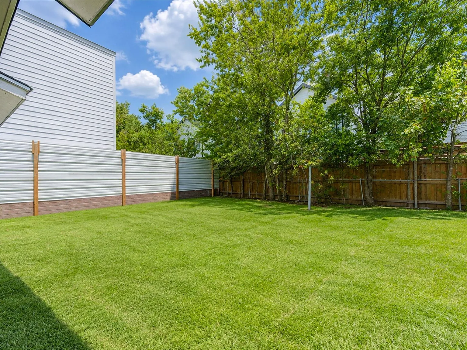 2 bed, 1.0 bath, 1640 sqft, $1,350 — Photo 4