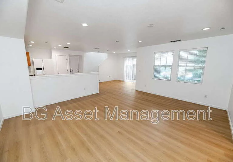128 Kingfisher St — Photo 4