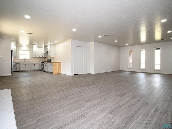 3rd image of 3600 Earlmont Ln