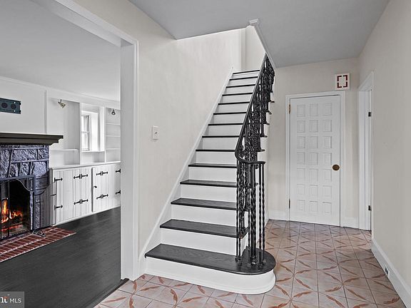 3rd image of 1105 Drexel Ave