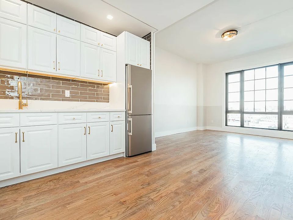 1st image of 115 Stanwix St APT 201