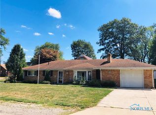 301 Hawthorne Ln, Rossford, OH