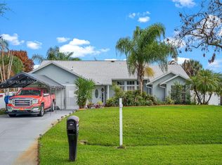 694 SE Karrigan Ter, Port Saint Lucie, FL 34983