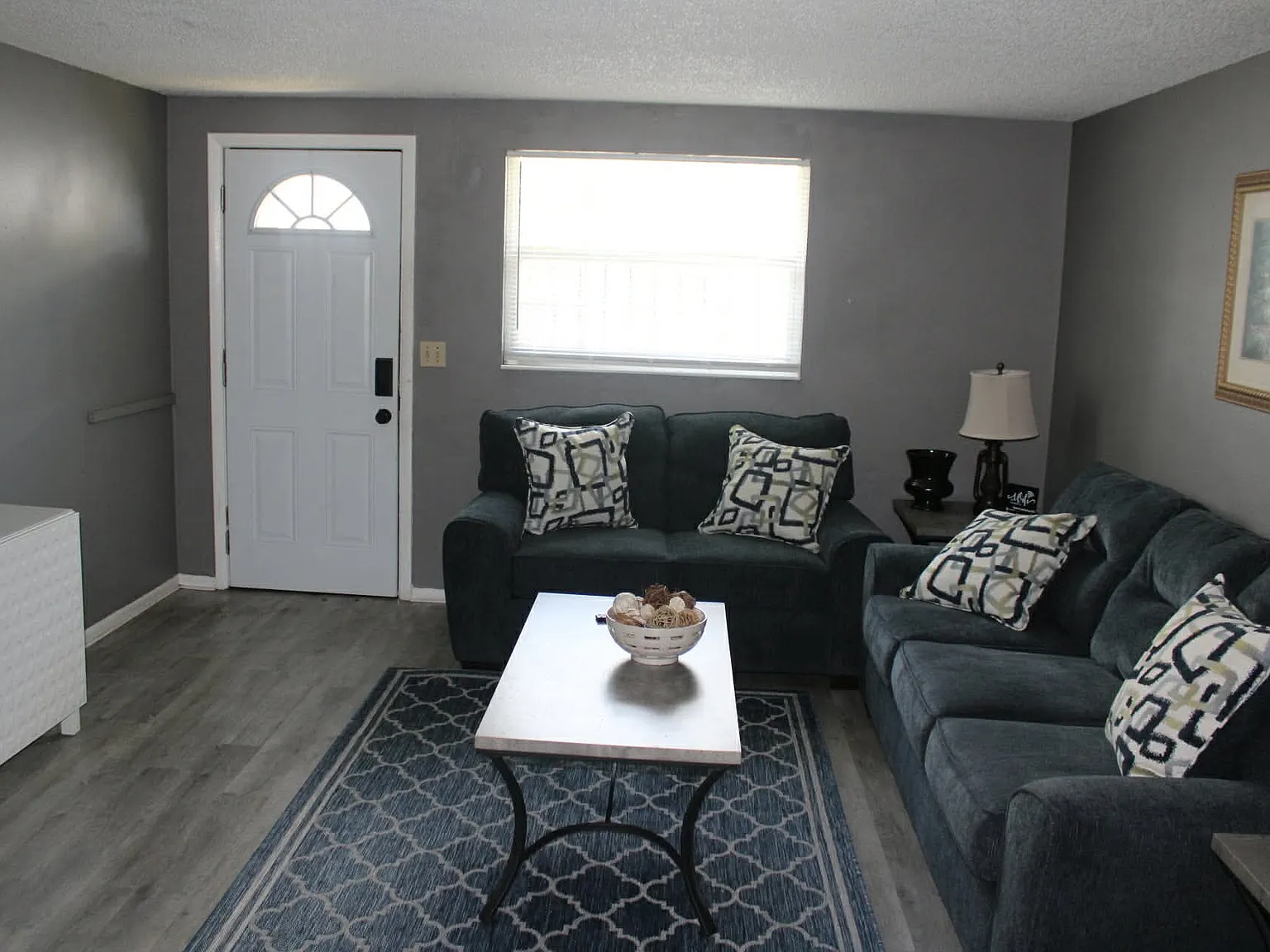 2 bed, 760 sqft, $2,200 — Photo 3