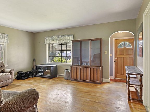 3rd image of 7821 22nd AVENUE