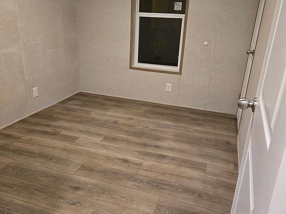 5th image of 1436 Oak St