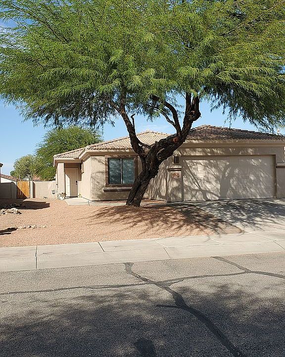 Gated/2bed/2bath+Den

