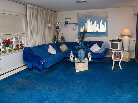 4th image of 2 Summit Ave #1X