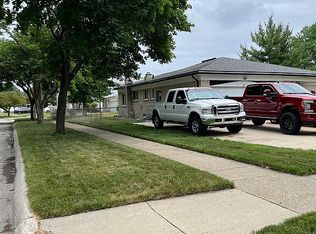 33488 Breckenridge Dr, Sterling Heights, MI 48310