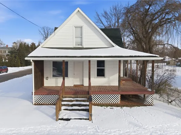 216 Blennerhassett Ave, Belpre, OH 45714