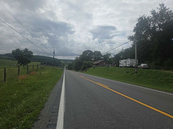 4th image of 1368 Parkersburg Tpke