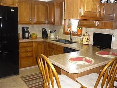 2nd image of 1755 Overlook Ave