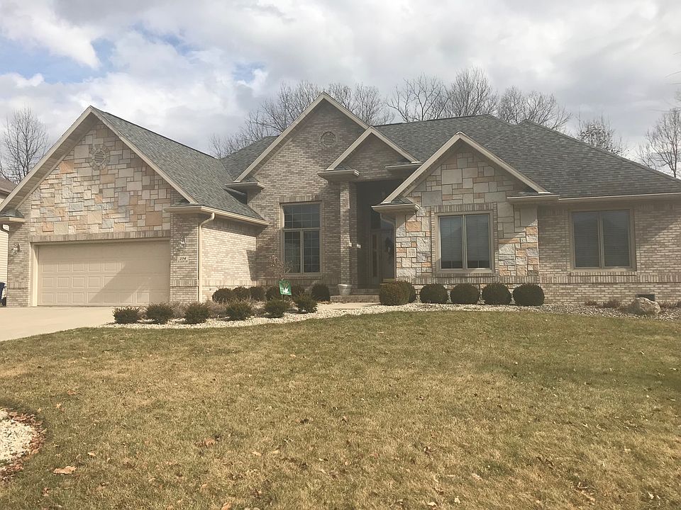 1st image of 104 S Jade Dr