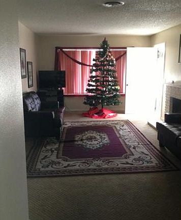 4th image of 409 Gardenia Cir