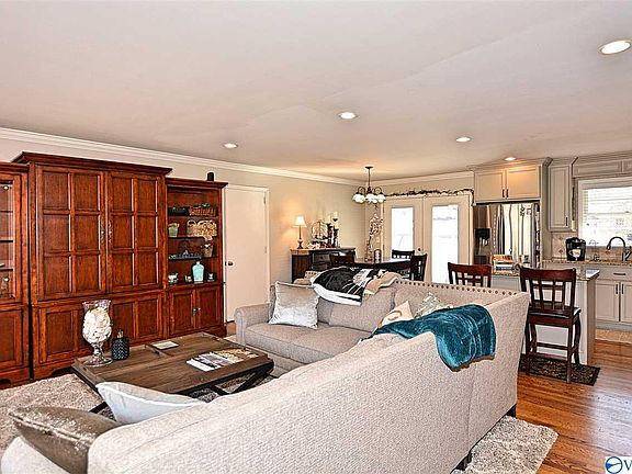 3rd image of 2109 Southpark Blvd SW