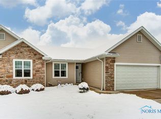 1050 White Birch Ln, Findlay, OH 45840