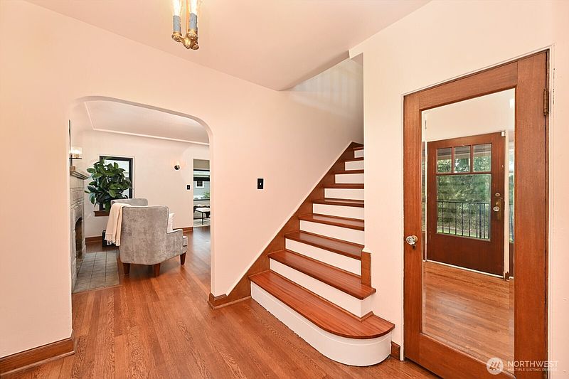 4th image of 1543 31st Avenue S