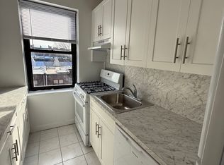 6474 Saunders St APT 5, Rego Park, NY 11374