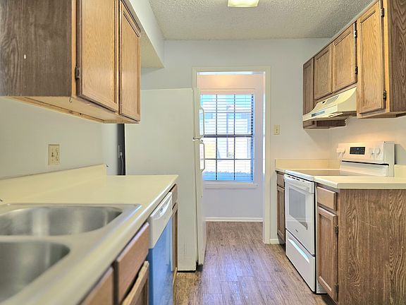 5th image of 5801 Shadydell Dr #5801