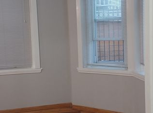 1910 W Roscoe St #1, Chicago, IL 60657