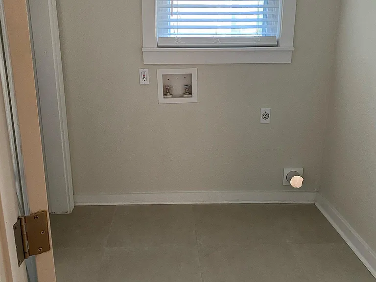 14 Mohawk St — Photo 22