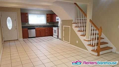 5th image of 1142 Hillside Ave #L