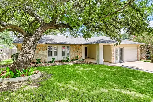 8402 Roan Ln Photo 1