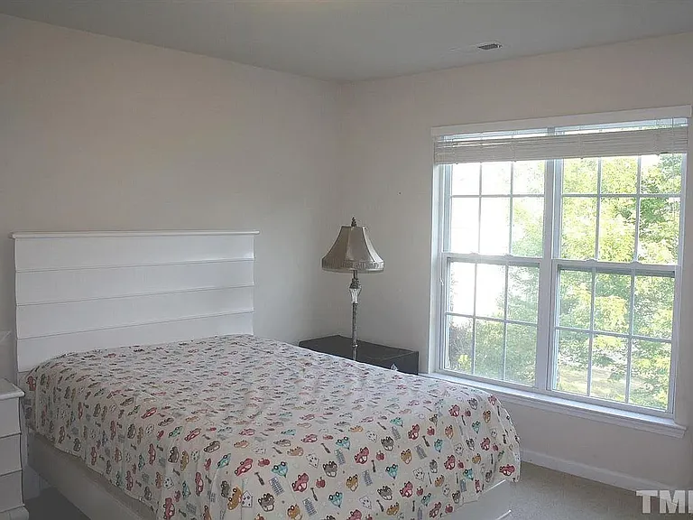 210 Oswego Ct — Photo 11