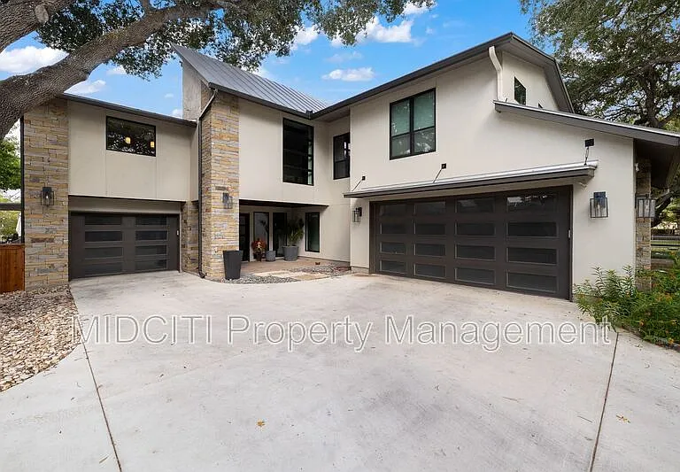 180 Lake Ridge Dr — Photo 3
