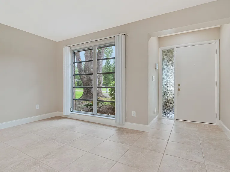 2958 Dundee Dr — Photo 12
