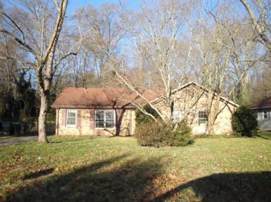 1st image of 4936 Farm Pond Ln