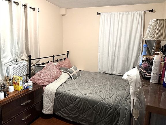 4th image of 71 Tremont St
