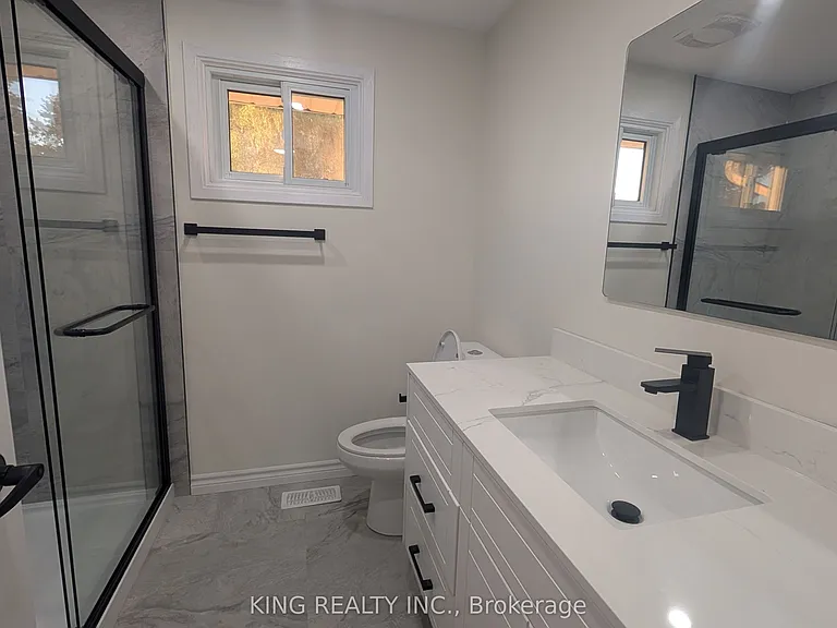 37 Vanier Pl — Photo 13