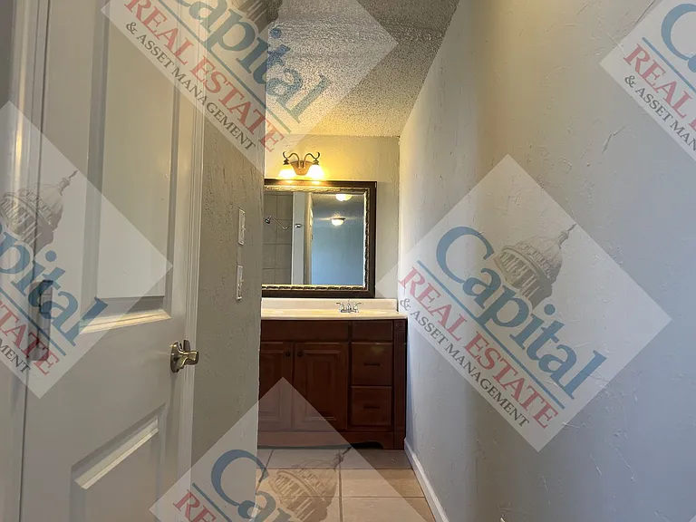 407 E Key Blvd — Photo 27