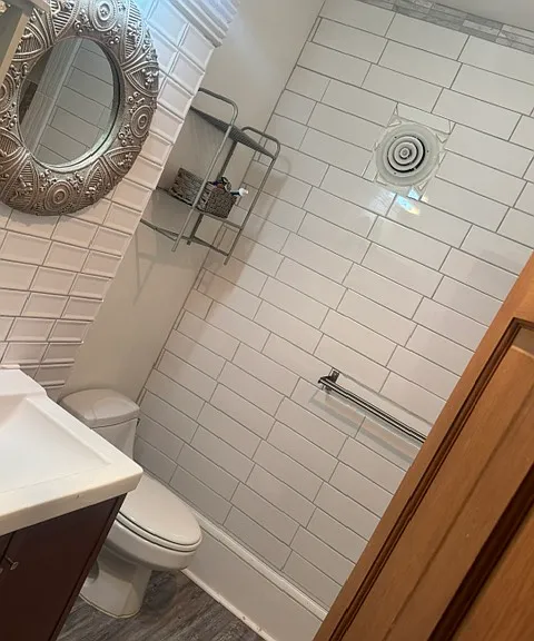 2717 Girard Ave S #201 — Photo 32