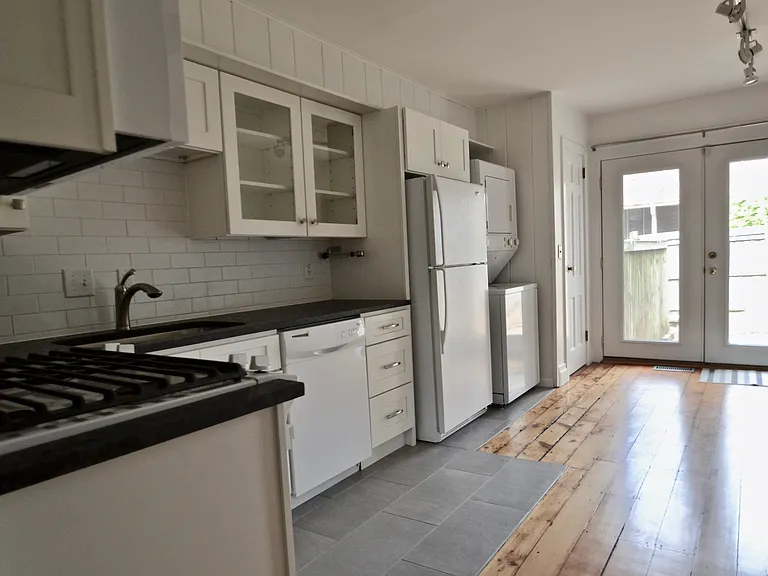 236 Jackson St #B — Photo 12