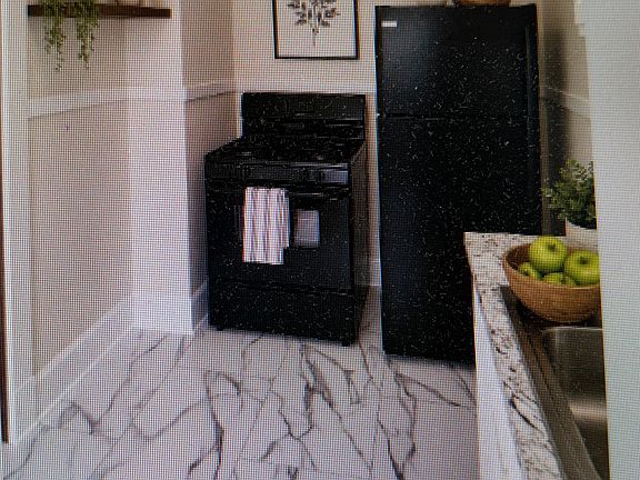 2nd image of 2041 Elbur Ave #1