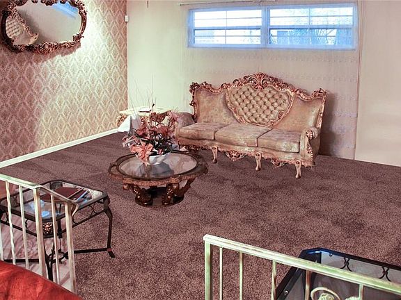 3rd image of 6598 Kreidt Dr