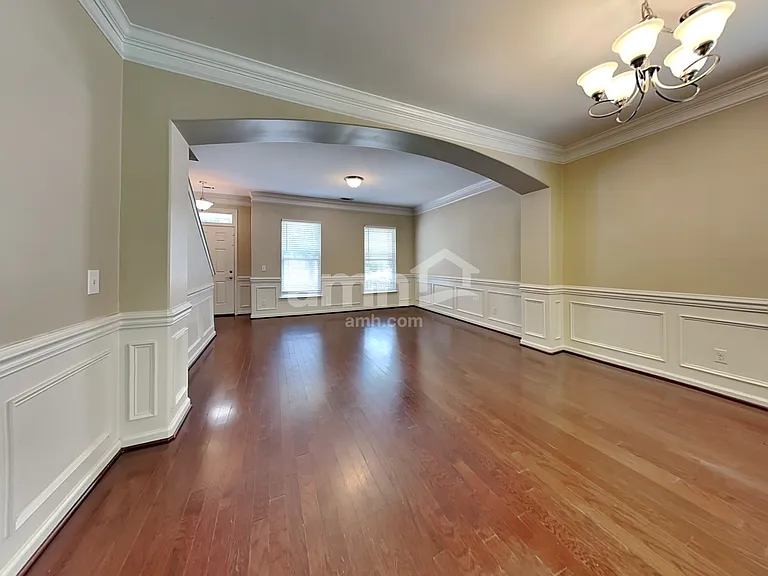 160 Grayson Ave — Photo 10