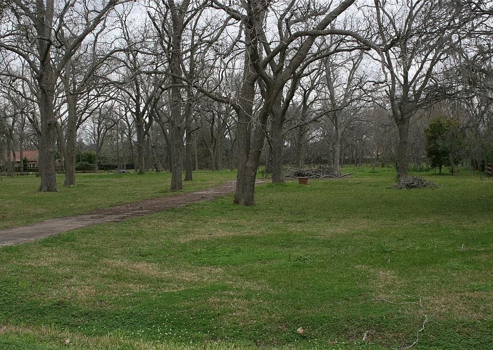 1st image of 5303 Manor Dr