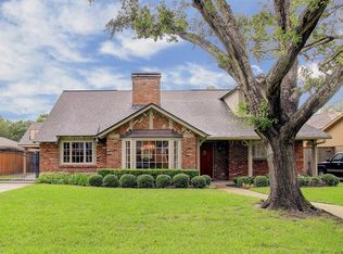 6142 Burgoyne Rd, Houston, TX 77057